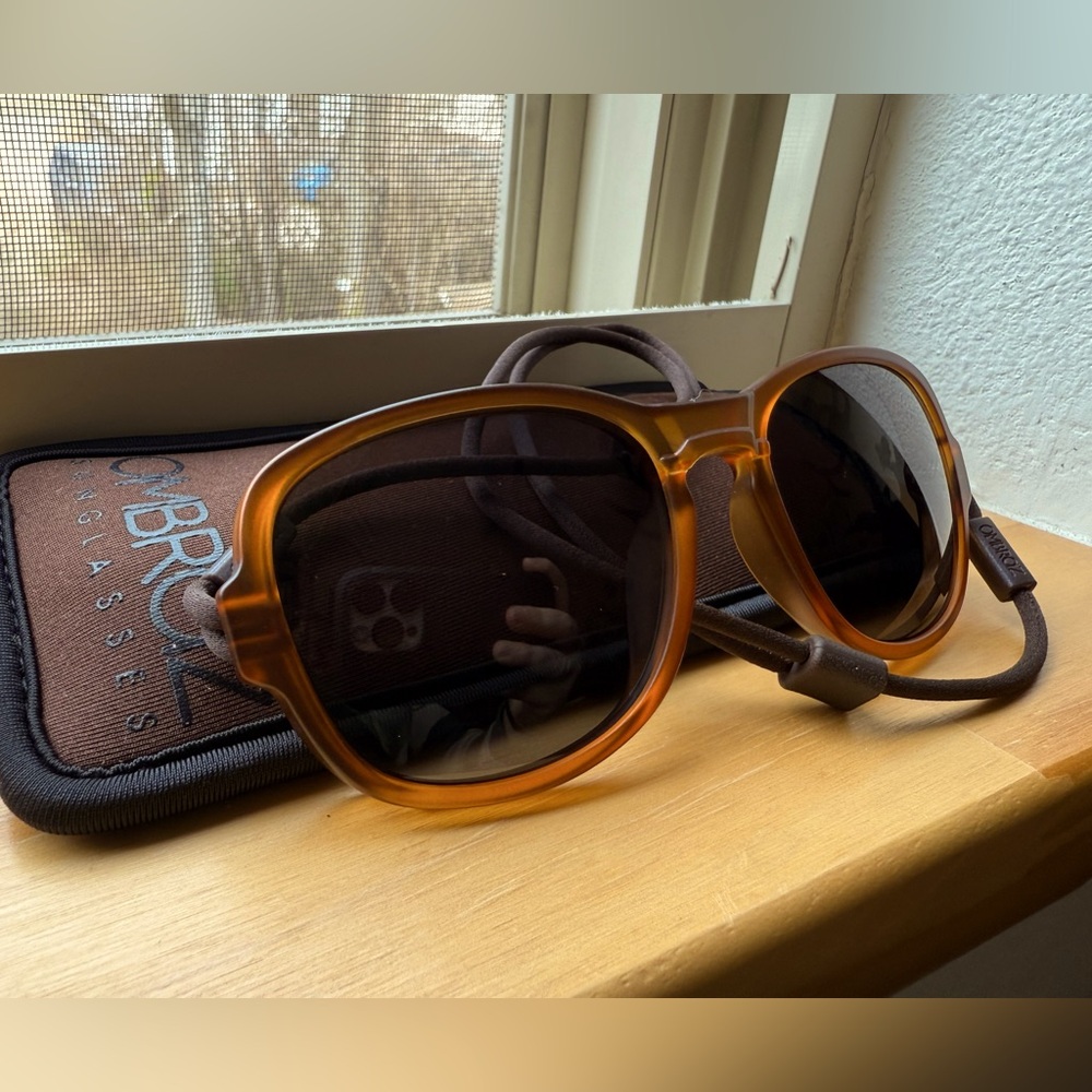 Ombraz Sunglasses Teton - Honey frames and polarized grey lenses